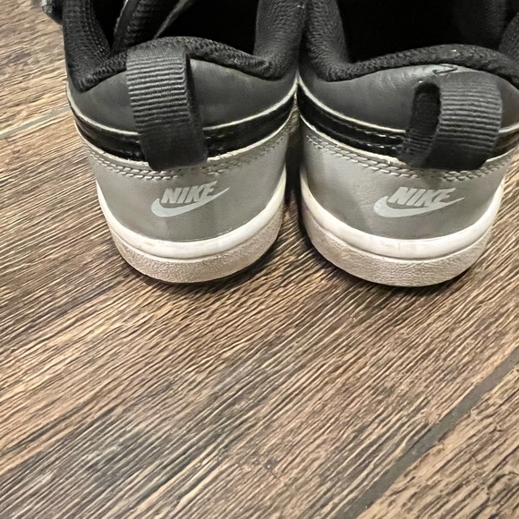 Nike Court Borough 2 Low Top Sneaker - Picture 3 of 3